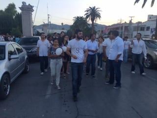La marcha partió de la Fuente del Pensador de la Alameda Zaragoza, tomó la avenida Matamoros hacia el poniente hasta llegar a la Plaza Mayor. (El Siglo de Torreón)