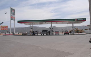 En Coahuila se han abierto 92 gasolineras en los últimos cinco años, lo que representa un 28 por ciento de crecimiento. (Archivo)
