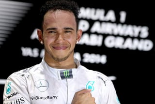 Hamilton notablemente emocionado al conquistar el segundo título de su carrera. (EFE)