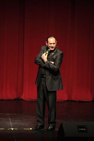 Comediantes. Teo González y el lagunero Rogelio Ramos hicieron reír a miles de personas que asistieron al Teatro Nazas.