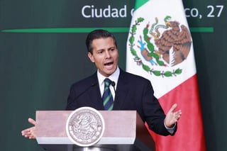 Enrique Peña Nieto dijo que comparte también la exigencia de justicia de la sociedad entera en el caso Ayotzinapa. (EFE)