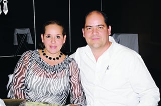 Mónica y Alejandro Reza.