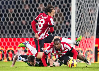 El mexicano Andrés Guardado, quien porta el número 18 con el PSV, jugó los más de 90 minutos del partido. Guardado ayuda en victoria del PSV