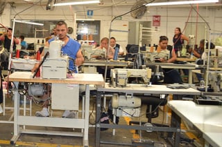 El personal ocupado en la industria manufacturera del país aumentó 3.2 por ciento comparado con igual mes de 2013. (ARCHIVO)