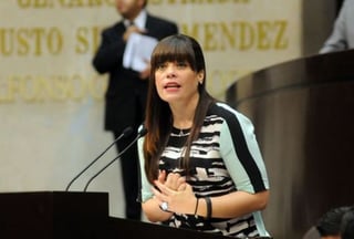 Propuesta. La diputada Lilia Aguilar busca se tomen mayores cartas en el asunto del endeudamineto de los estados. (ARCHIVO)