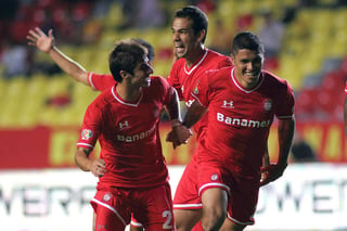 Isaac Brizuela, proveniente del Toluca (izquierda), es uno de los jugadores que reforzarán a Chivas en el Clausura 2015. (Jam Media)