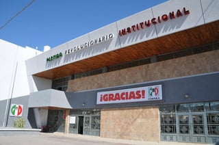 El Ayuntamiento de Torreón deberá suspender las aportaciones que realiza al Partido Revolucionario Institucional (PRI) y su filial, Fundación Colosio, mientras se investiga la legalidad de estas cuotas. (ARCHIVO)