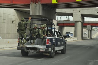 Detenidos. Los agentes de la Policía Mixta detuvieron a tres personas en León Guzmán.