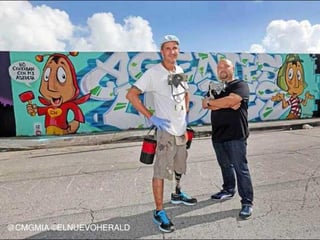 El mural es obra de los artistas locales Luis Berros y Jorge Cuartas, y fue realizada como un tributo al comediante mexicano Roberto Gómez Bolaños “Chespirito” durante la reciente feria de arte Art Basel. (Internet)
