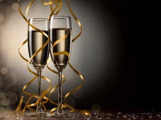El Champagne es una bebida que se ha ganado un lugar como la apropiada para la celebración. (ARCHIVO)