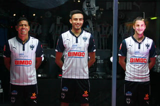 Ayer se presentó el tercer uniforme de los Rayados del Monterrey, en un evento de la marca de ropa patrocinadora. (Jam Media)