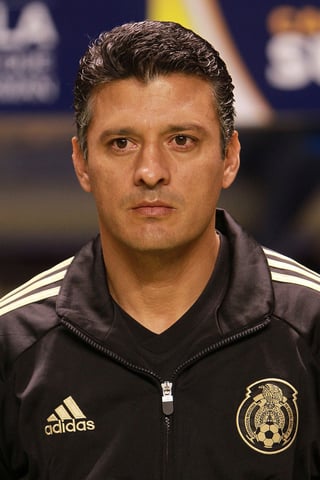 El técnico de la Selección Mexicana Sub-20, Sergio Almaguer, enfrenta un duro reto. Almaguer acepta que Tri Sub-20 debe crecer