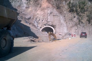 Autopista. En el año 2013 se había presentado un desperfecto en la entrada al túnel Baluarte.
