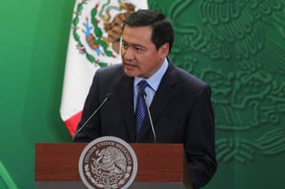El secretario de Gobernación, Miguel Ángel Osorio Chong, lamentó que haya grupos que buscan polarizar el trágico suceso. (Archivo)