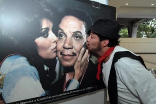 Mario Moreno Ivanova aseguró que trabaja en el nuevo guión cinematográfico sobre su padre, Mario Moreno 'Cantinflas'.