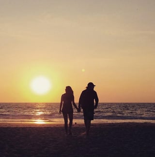 Hace unos días, Mónica publicó una imagen en la playa junto a Fher y escribió un mensaje para hablar de la separación. (Instagram)