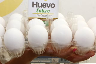 Tendencia positiva. En algunas partes del país el kilogramo de huevo se ubica en 28 pesos. (ARCHIVO)