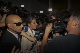 Nisman. La exmujer del fiscal, acosada por la prensa asegura que no cree la hipótesis del suicidio. (EFE)
