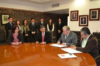 Convenio. Firman convenio de colaboración Coparmex Laguna y la Universidad Iberoamericana de Torreón.