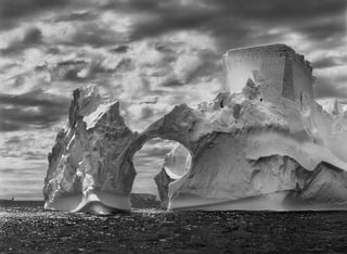 Los icebergs se originan de forma diferente y cada uno tiene su propia firma acústica cuando se desprenden. (ARCHIVO)