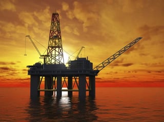 A la baja. Debido a la caída en los precios internacionales del petróleo las condiciones externas se verán afectadas, señalan. (ARCHIVO)