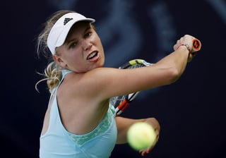 Wozniacki ha estado sufriendo de dolor de cabeza y en la garganta desde que llegó a Dubai. (EFE)