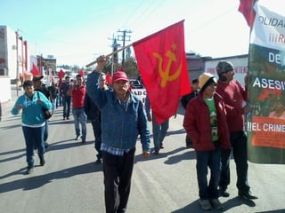 Los participantes en la marcha se trasladaron a las instalaciones de la mina 8 de Pasta de Conchos. (El Siglo de Torreón)
