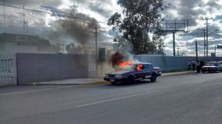 Pese a las constantes manifestaciones en Torreón y Monclova, donde han quemado autos a manera de protesta, el gobierno del estado se mantiene firme y no tiene contemplado suspender los operativos para retener a los autos que no cumplen con el pago de impuestos. (Archivo)
