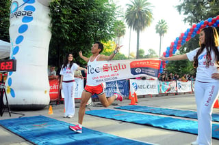 Felipe Hernández Escalante concluyó con tiempo de 16 minutos y 51 segundos. (El Siglo de Torreón)