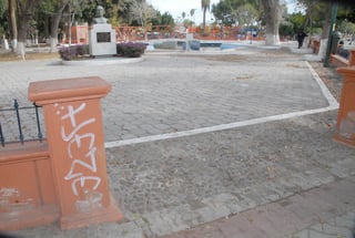 Imagen. Continúan con el programa de Mejoramiento de la Imagen Urbana para retirar el grafiti de sitios públicos.