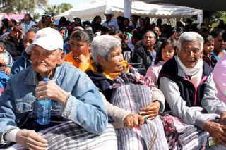 Según el Censo de Población de 2010 del Instituto Nacional de Estadística y Geografía (Inegi), en el país hay más de 10 millones de personas mayores de 60 años, que representan nueve por ciento de la población. (ARCHIVO)
