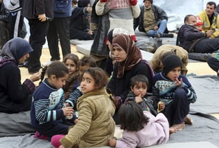 Violencia. De acuerdo a información de Derehos Humanos, miles de sirios tuvieron que abandonar sus viviendas. (EFE)
