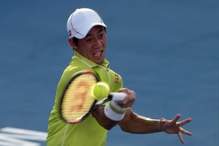El japonés Kei Nishikori en acción ante el ucraniano Alexandr Dolgopolov ayer, durante los cuartos de final del Abierto Mexicano de Tenis de Acapulco. (EFE)