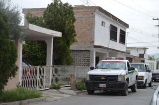 Movilización. Protección Civil y Bomberos de Torreón acudieron hasta el domicilio donde quedó lesionado un trabajador. (El Siglo de Torreón)