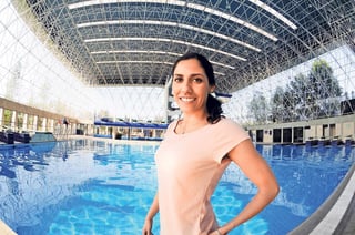 La mexicana Nuria Diosdado comanda al equipo de nado sincronizado. (El Universal)