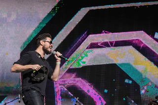 Actuación. Francisco Familiar junto a DLD se presentaron por séptima ocasión en el Vive Latino.