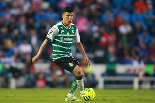 Con una protección en su rodilla izquierda, el volante ofensivo Luis Ángel Mendoza, está listo para reaparecer con los Guerreros. (Foto Jesús Galindo)
