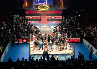 Todos los luchadores del CMLL rindieron un homenaje a Pedro Aguayo Jr.en la Arena Méxicol. (Twitter)