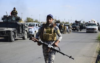 Recuperación.  El ejército iraquí toma posiciones cerca de Tikrit, Irak, con 17 ataques.