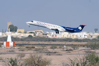 Aeropuerto. Buscan estrategias para promover el vuelo de Aeroméxico a Monterrey. (ARCHIVO)