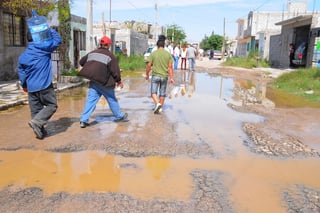 Revisan. Realizan censo de viviendas y daños en drenajes por la Declaratoria de Emergencia. (Jesús Galindo)