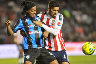 Ronaldinho ha tenido poca participación con los Gallos Blancos del Querétaro, por lo que ha sido muy criticada su contratación.