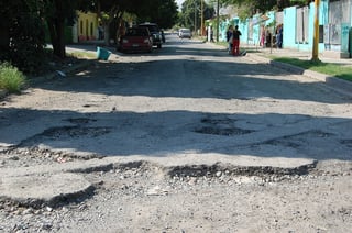 Pavimento. Lerdo tiene daños en el pavimento por mas de 32 millones de pesos y hubo 1182 viviendas afectadas por las lluvias. (EL SIGLO DE TORREÓN)