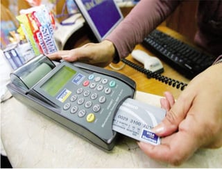 Facilidad. Las tarjetas de crédito han facilitado a los usuarios no cargar efectivo al realizar sus compras en comercios.
