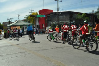 Fiesta. Conmemoraron el Día Mundial de la Bicicleta con una rodada para niños en el Paseo Colón. (GUADALUPE MIRANDA)