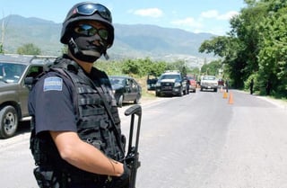 Desde el fin de semana se pudieron observar filtros de vigilancia en las carreteras Monterrey-Saltillo y Saltillo-Zacatecas. (Archivo)
