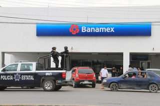 El asalto se registró aproximadamente a las 15:59 horas en el interior de la sucursal Banamex de bulevar Independencia a la altura del Nudo Mixteco, al oriente de Torreón. (EL SIGLO DE TORREÓN)
