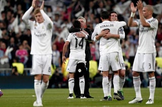 El Real Madrid festejando su triunfo después del partido contra el rival odiado, el Atlético de Madrid (Notimex)
