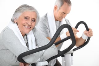 Los científicos descubrieron que las personas que realizaban ejercicio moderado durante 450 minutos a la semana –el triple de la recomendación de la OMS- elevaban su esperanza de vida hasta en 39 por ciento. (ARCHIVO)