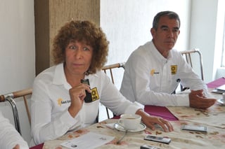 Contienda electoral. Elizabeth Estrada y José de Jesús Zarzosa son los aspirantes del Partido de la Revolución Democrática. (EL SIGLO DE TORREÓN)